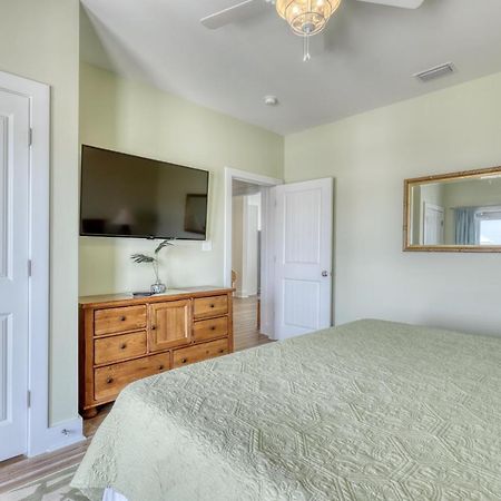 Salty Seahorse - Waterfront! Pet Friendly! Game Room, Pool Table, Beautiful Views - Room For The Whole Family Home Дофин Айлънд Екстериор снимка